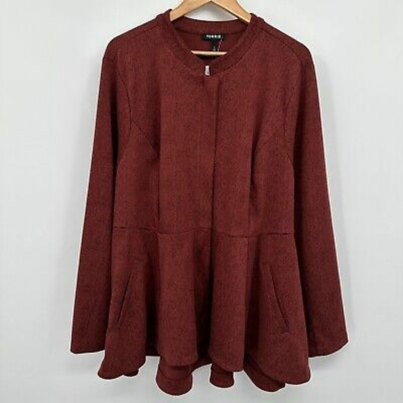 Elegant Burgundy Women's Coat. - Picture 2 of 7